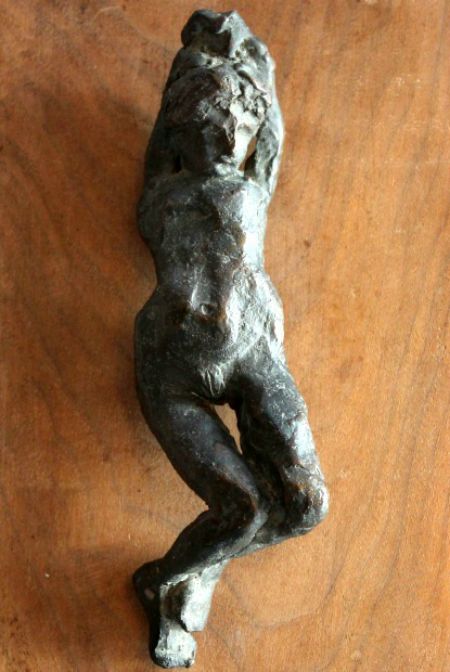 Laying-Lady-Sculpture